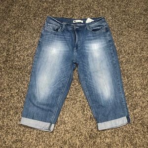 Levi’s Capri Pants
